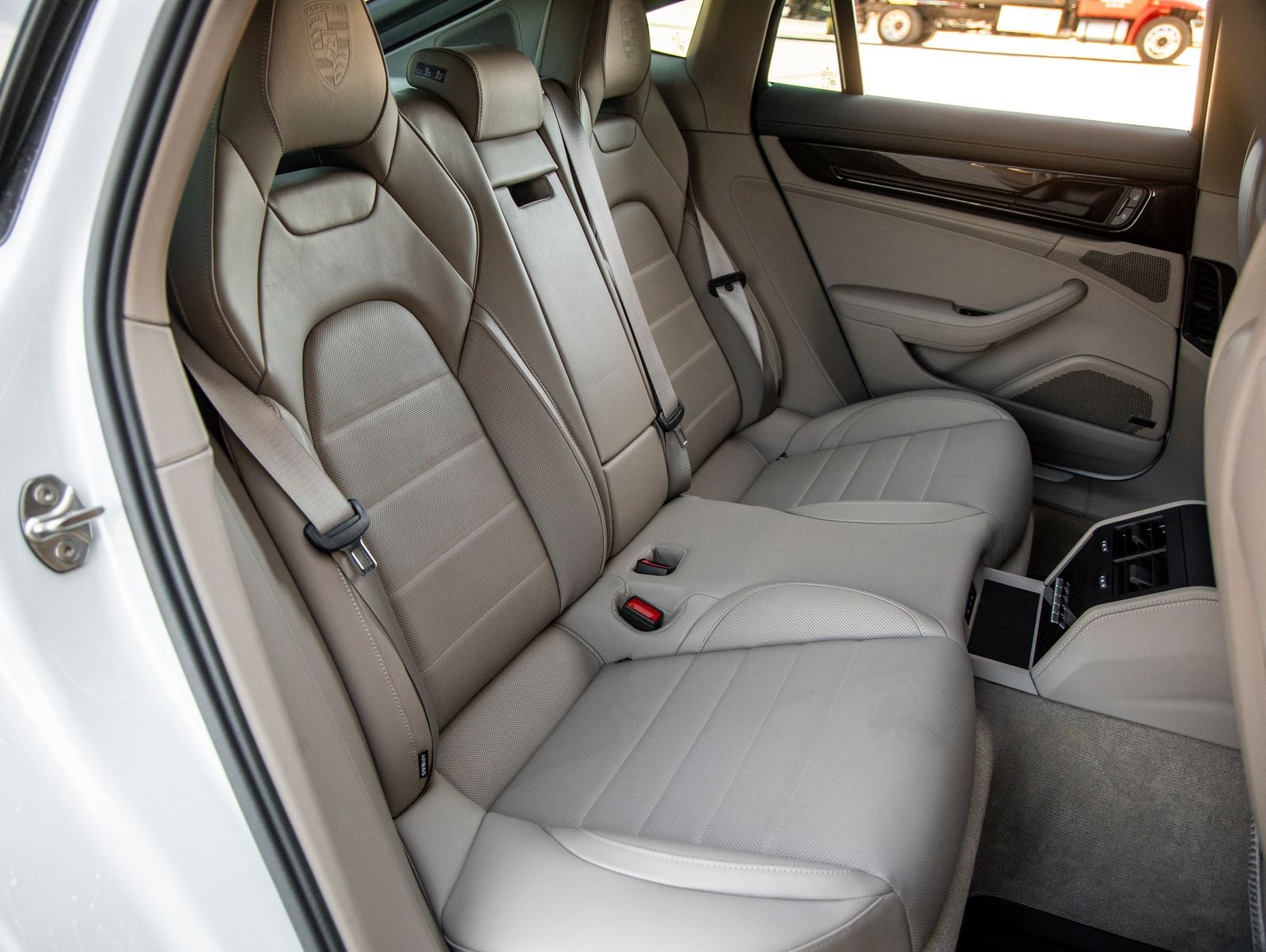 2025 Porsche Panamera RWD