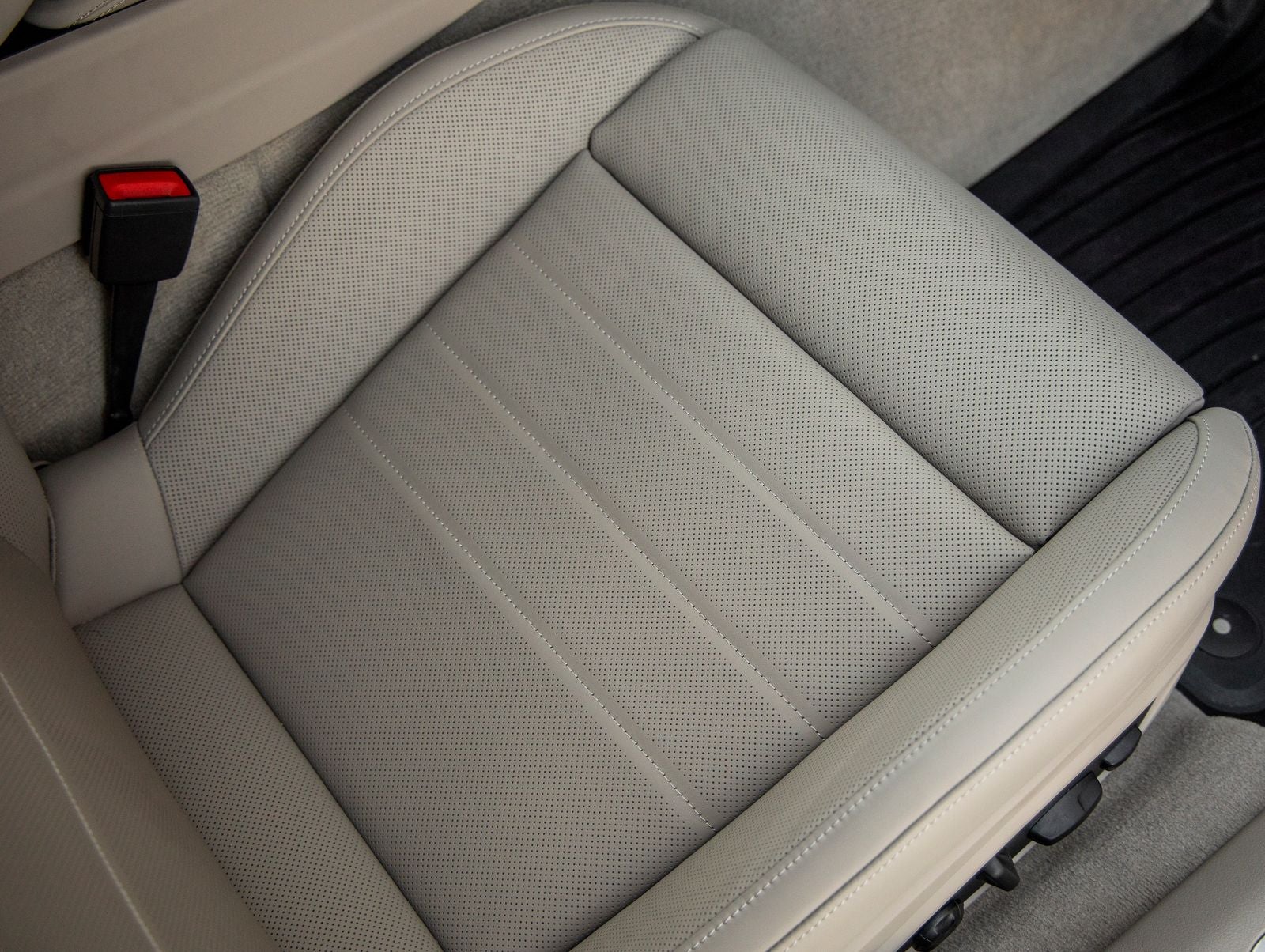 2025 Porsche Panamera RWD