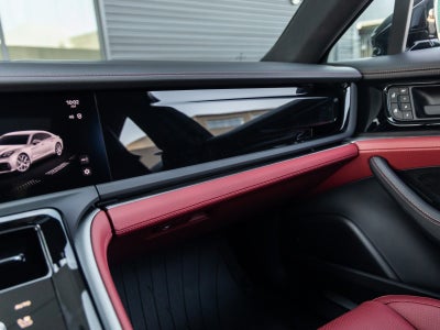 2025 Porsche Panamera Panamera