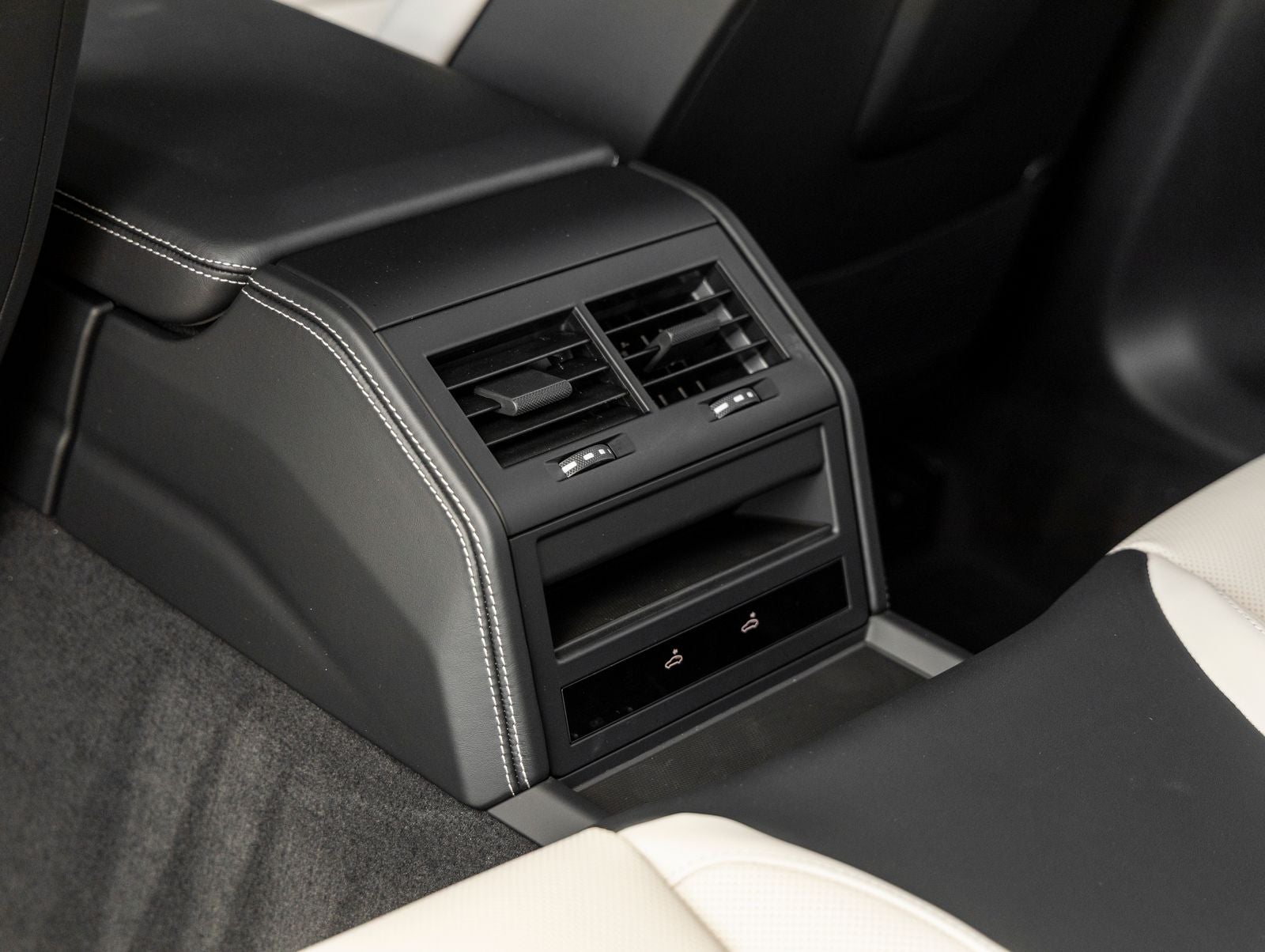 2026 Porsche Panamera Panamera 4