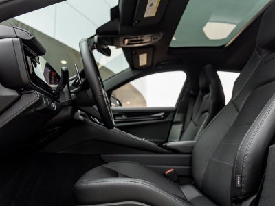 2025 Porsche Panamera Panamera 4