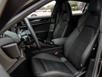 2025 Porsche Panamera Panamera 4