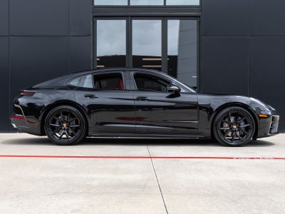 2026 Porsche Panamera Base
