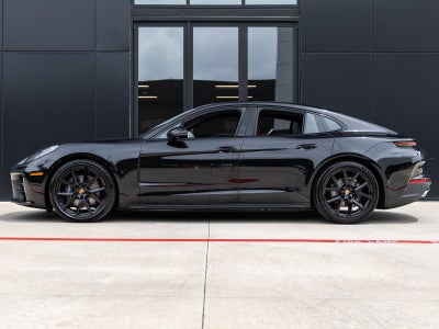 2026 Porsche Panamera Base