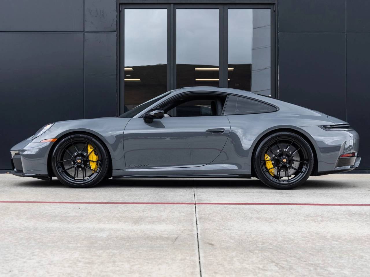 2026 Porsche 911 Carrera 4 GTS