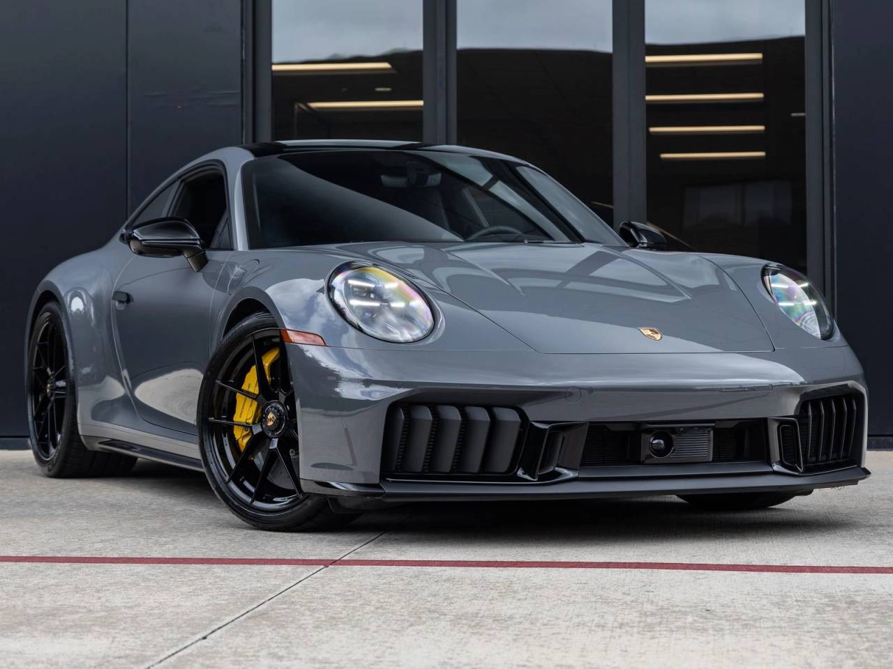 2026 Porsche 911 Carrera 4 GTS