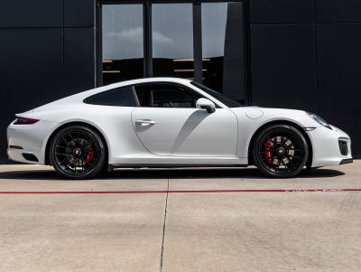 2018 Porsche 911 911 Carrera 4 GTS