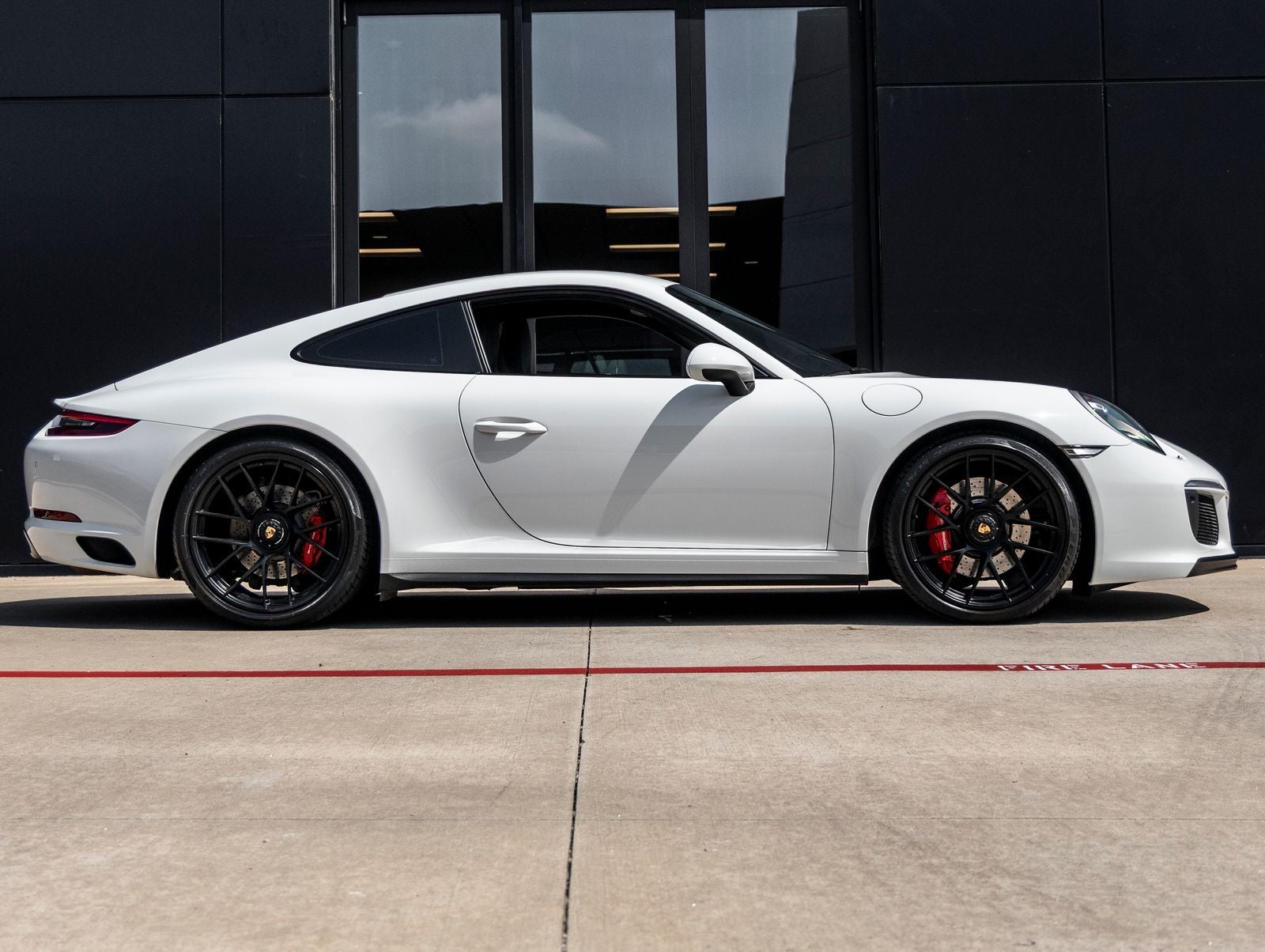 2018 Porsche 911 911 Carrera 4 GTS