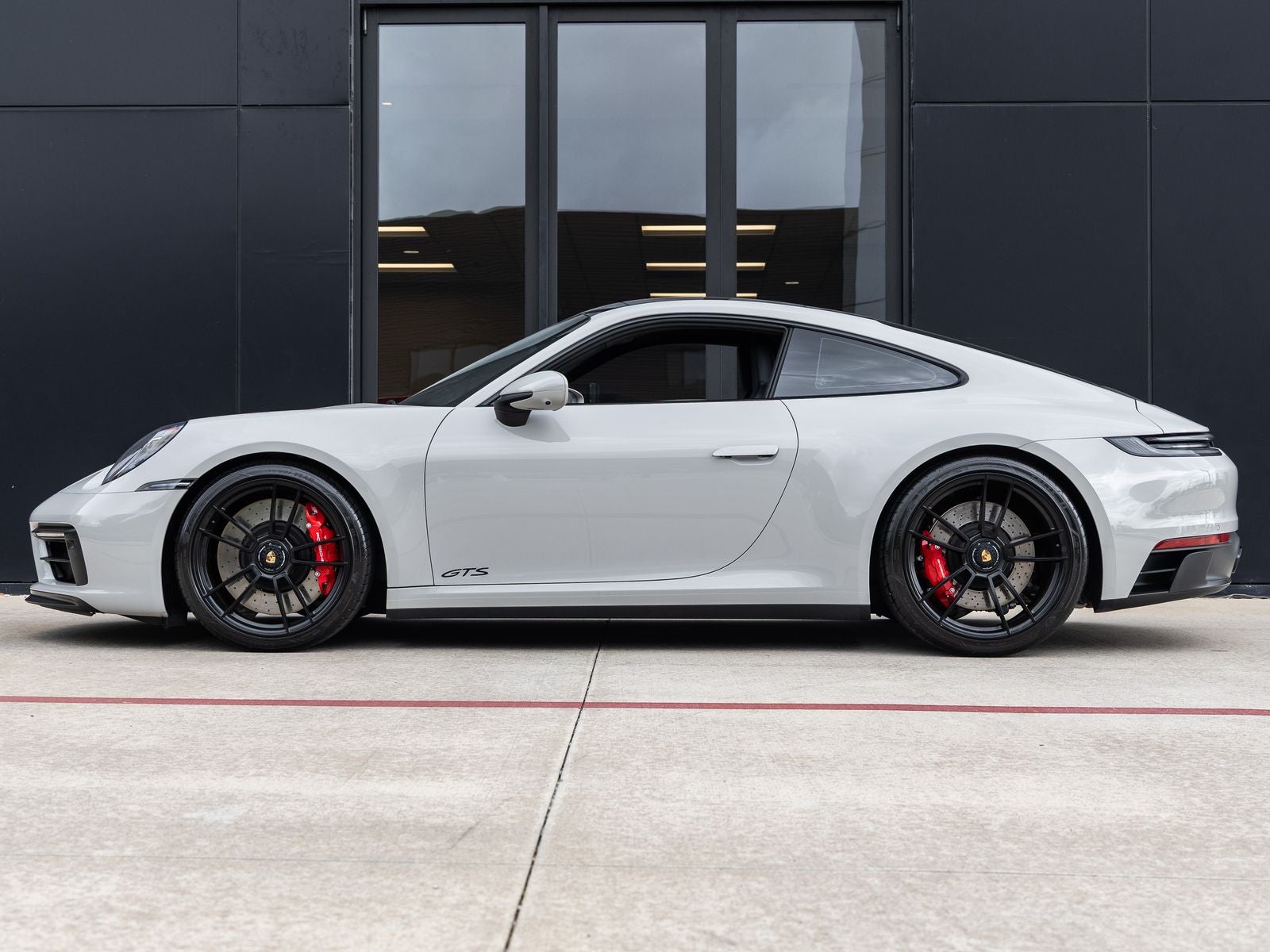 2024 Porsche 911 Carrera 4 GTS