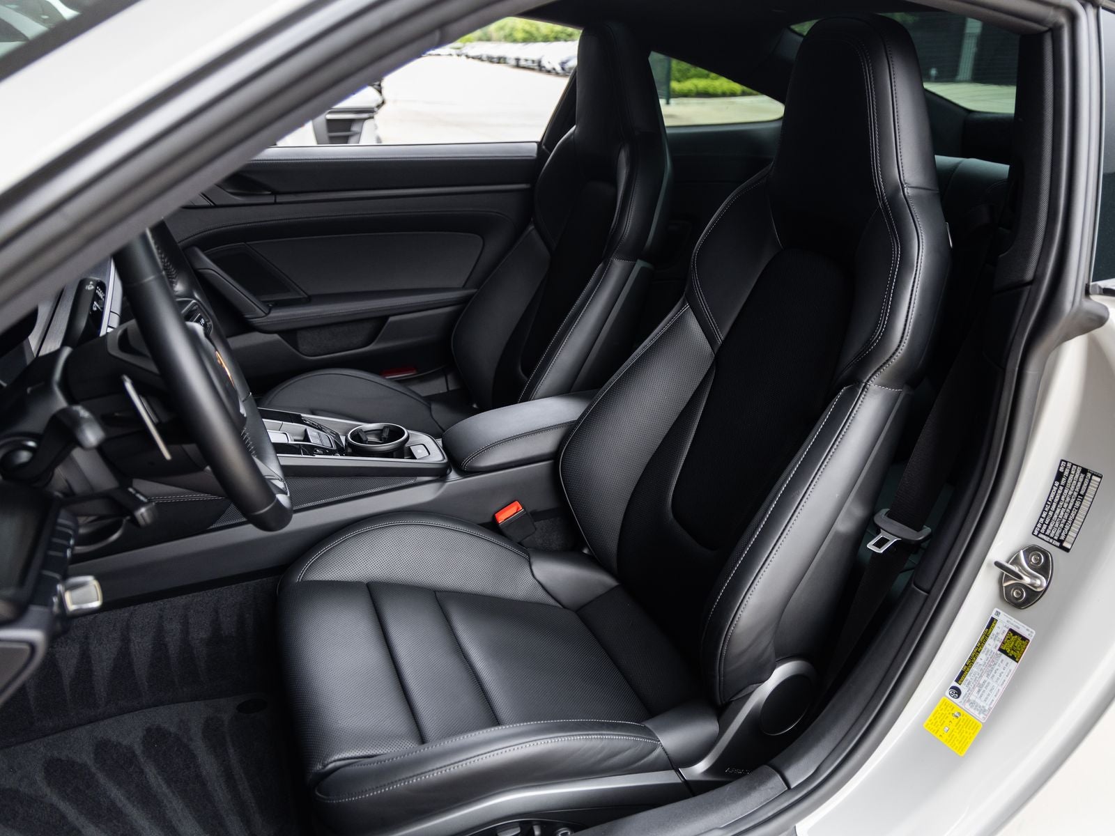 2024 Porsche 911 Carrera 4 GTS