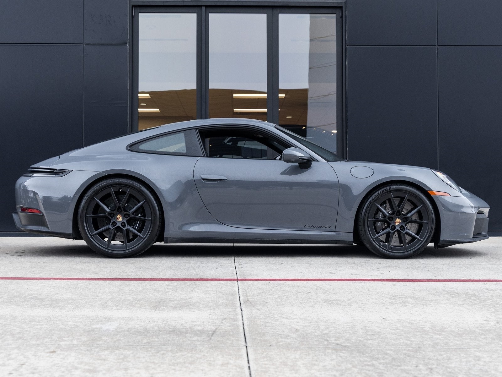 2025 Porsche 911 911 Carrera GTS