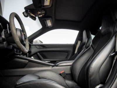 2022 Porsche 911 911 Carrera 4 GTS