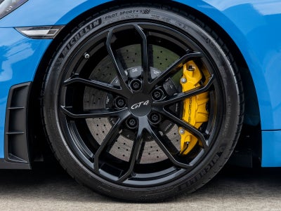 2023 Porsche 718 Cayman GT4