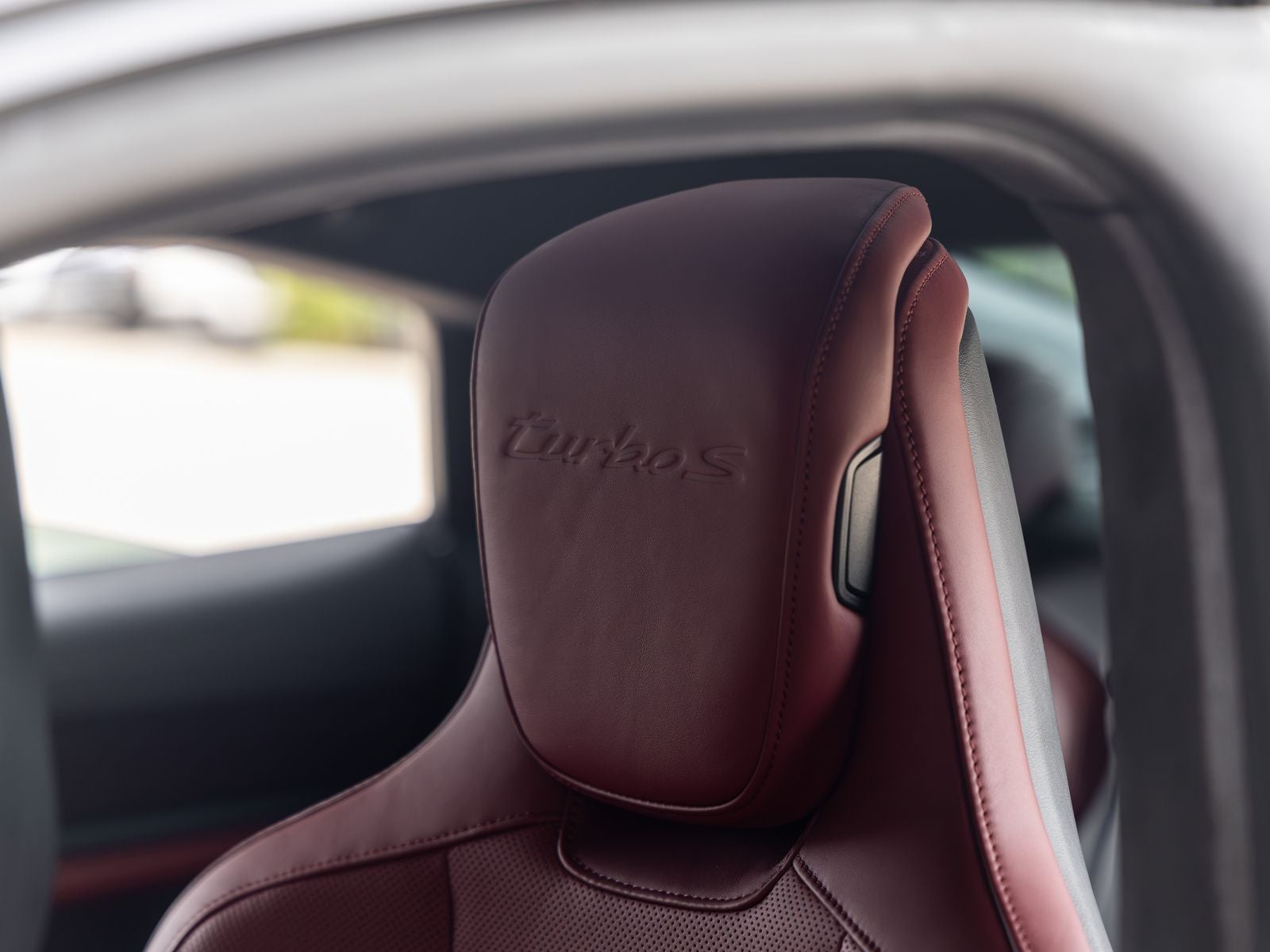 2020 Porsche Taycan Taycan Turbo S