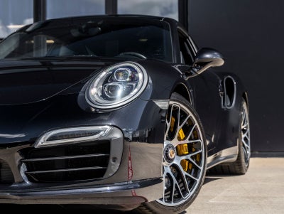 2015 Porsche 911 911 Turbo S Coupe
