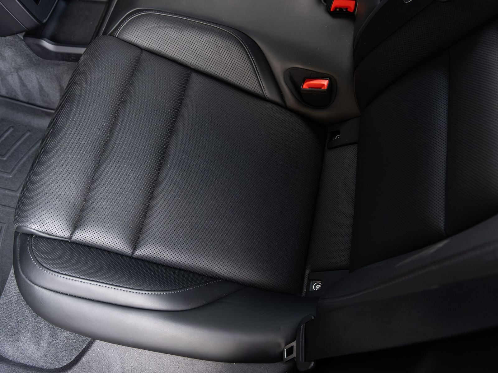 2022 Porsche Taycan Taycan GTS (MY22)