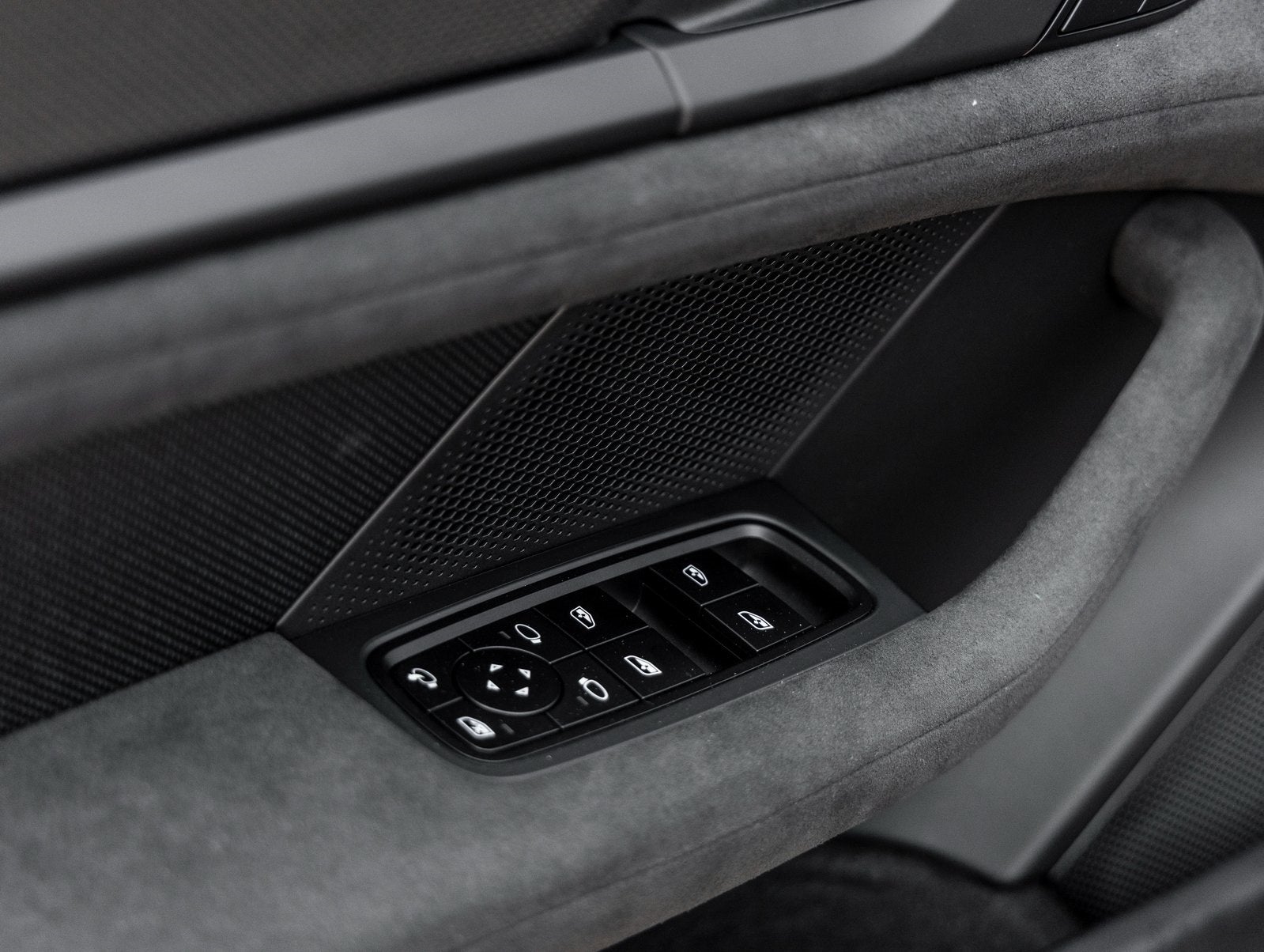 2025 Porsche Taycan Taycan GTS