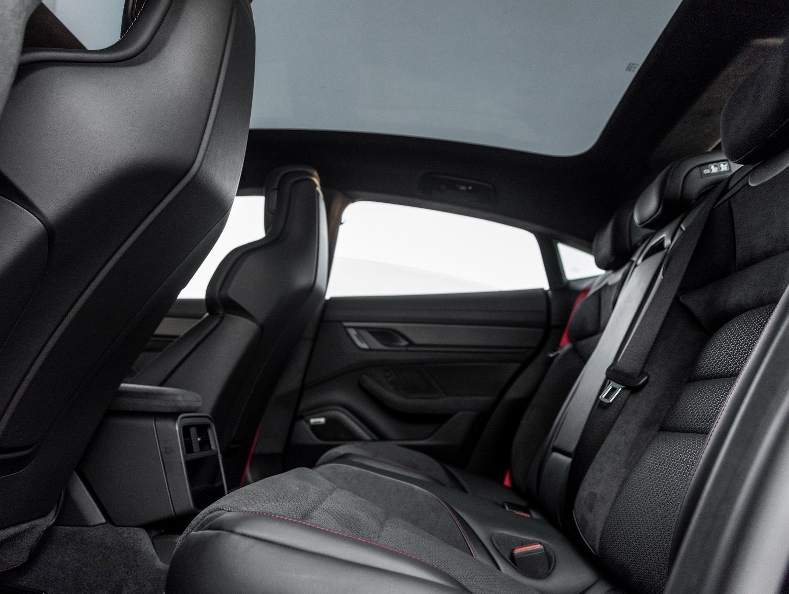 2025 Porsche Taycan Taycan GTS