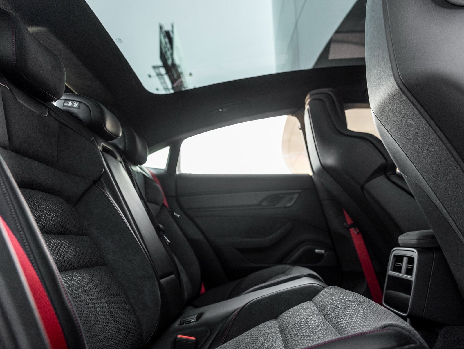 2025 Porsche Taycan Taycan GTS