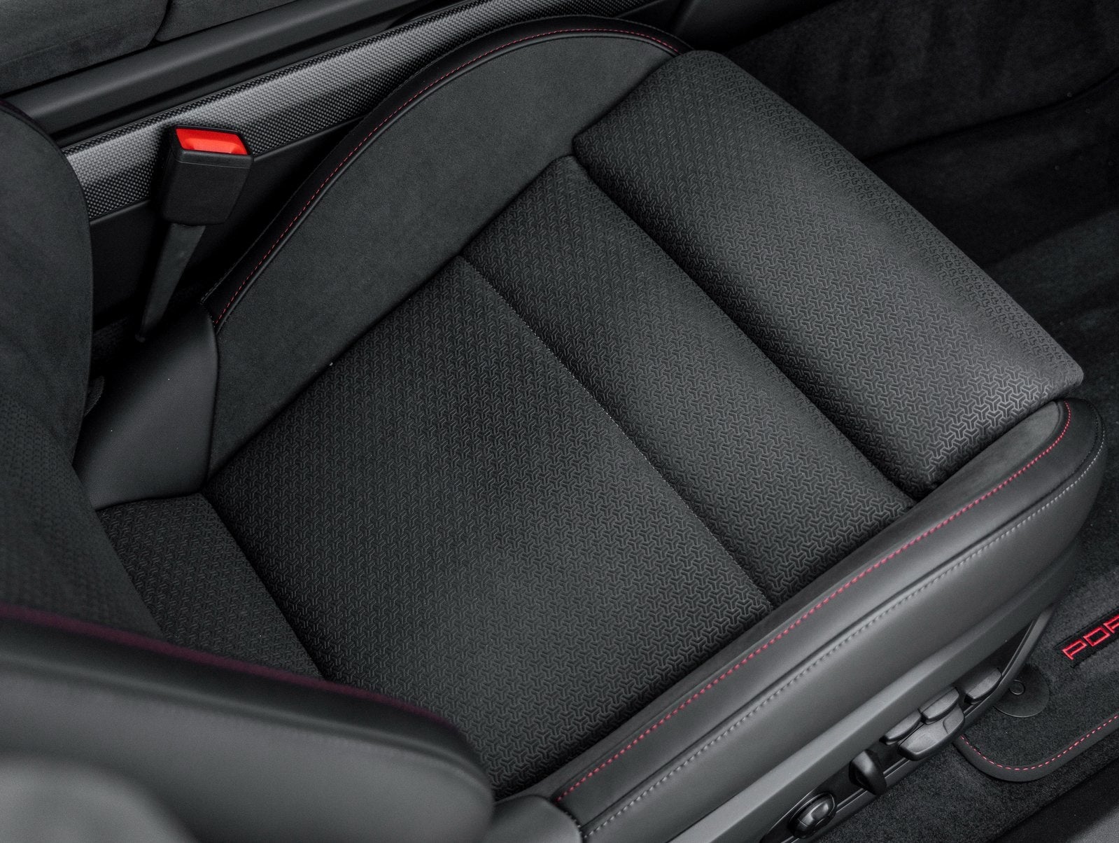 2025 Porsche Taycan Taycan GTS