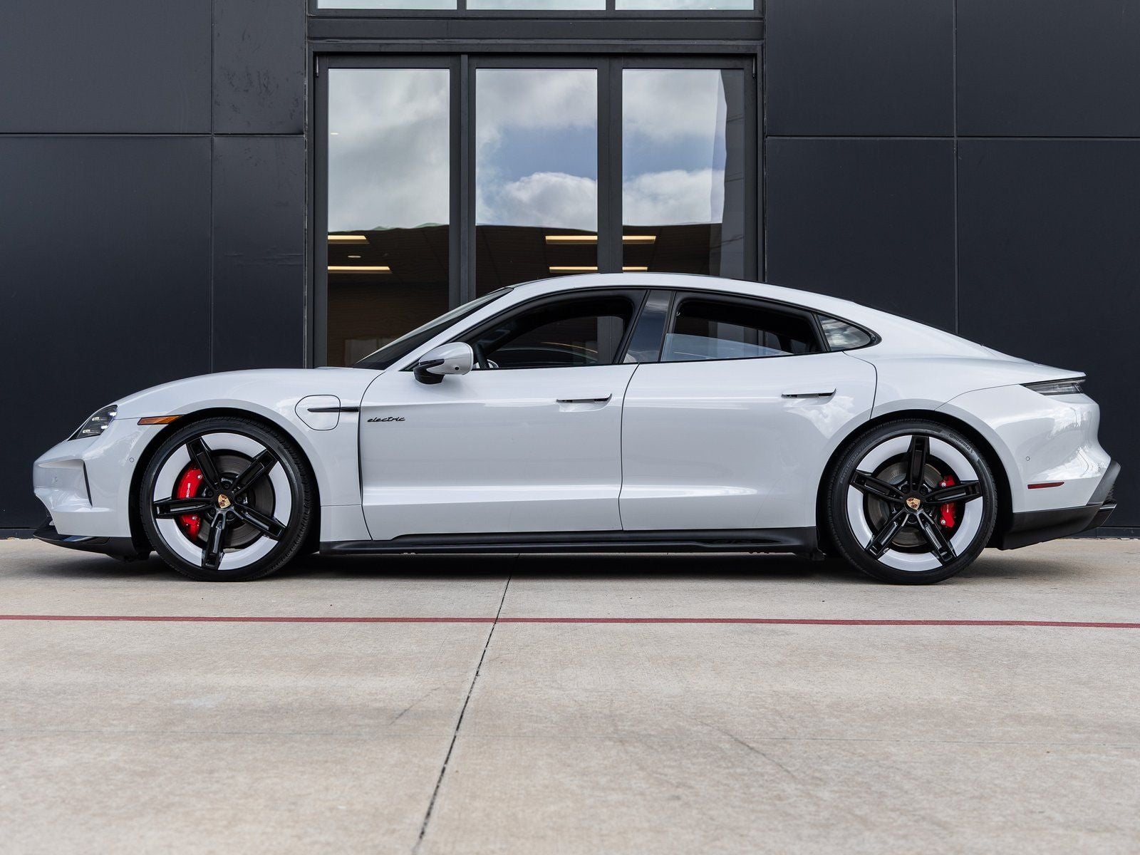 2025 Porsche Taycan Taycan GTS