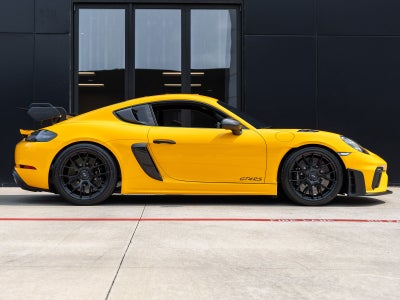 2025 Porsche 718 Cayman GT4 RS