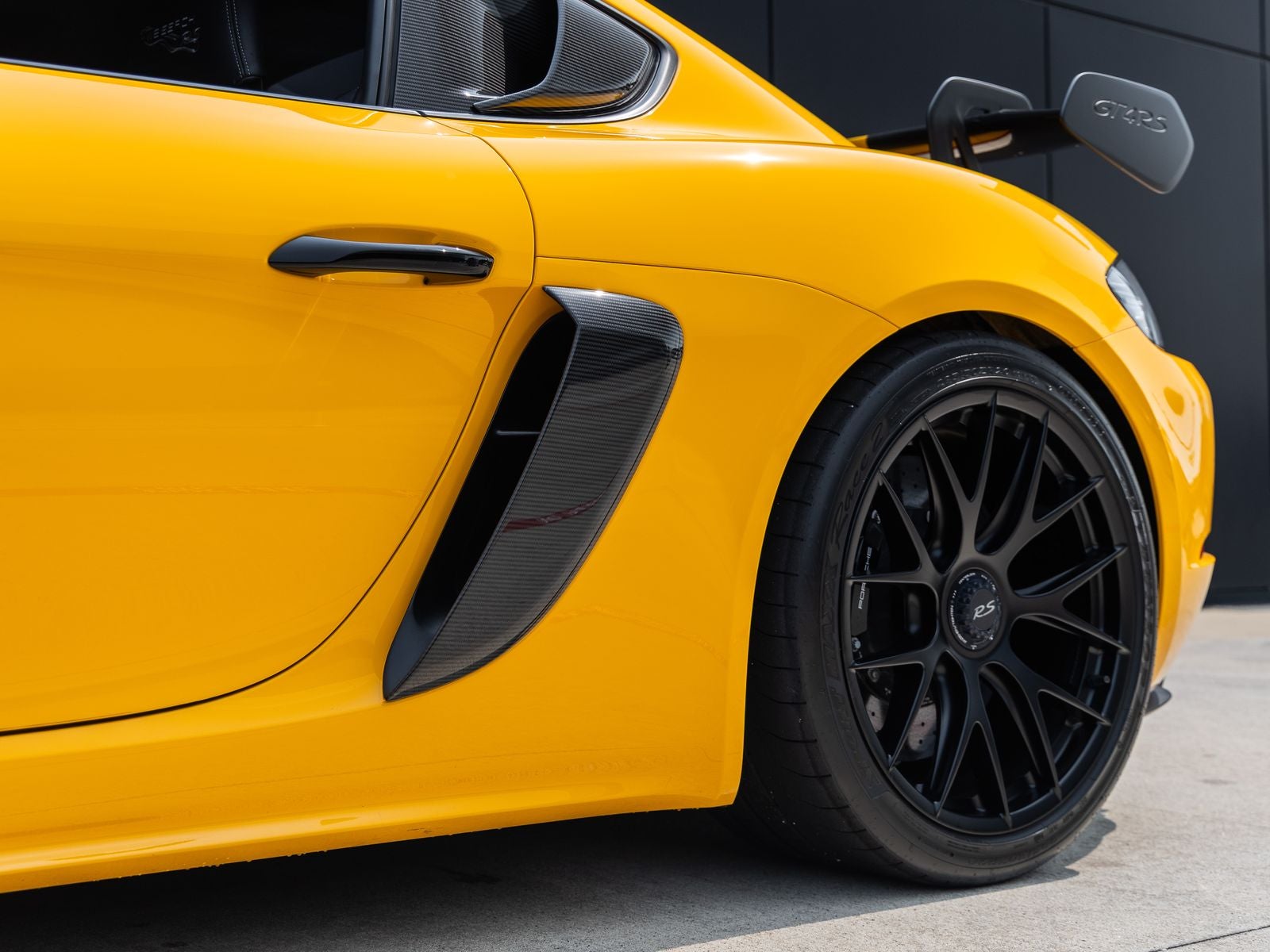2025 Porsche 718 Cayman GT4 RS