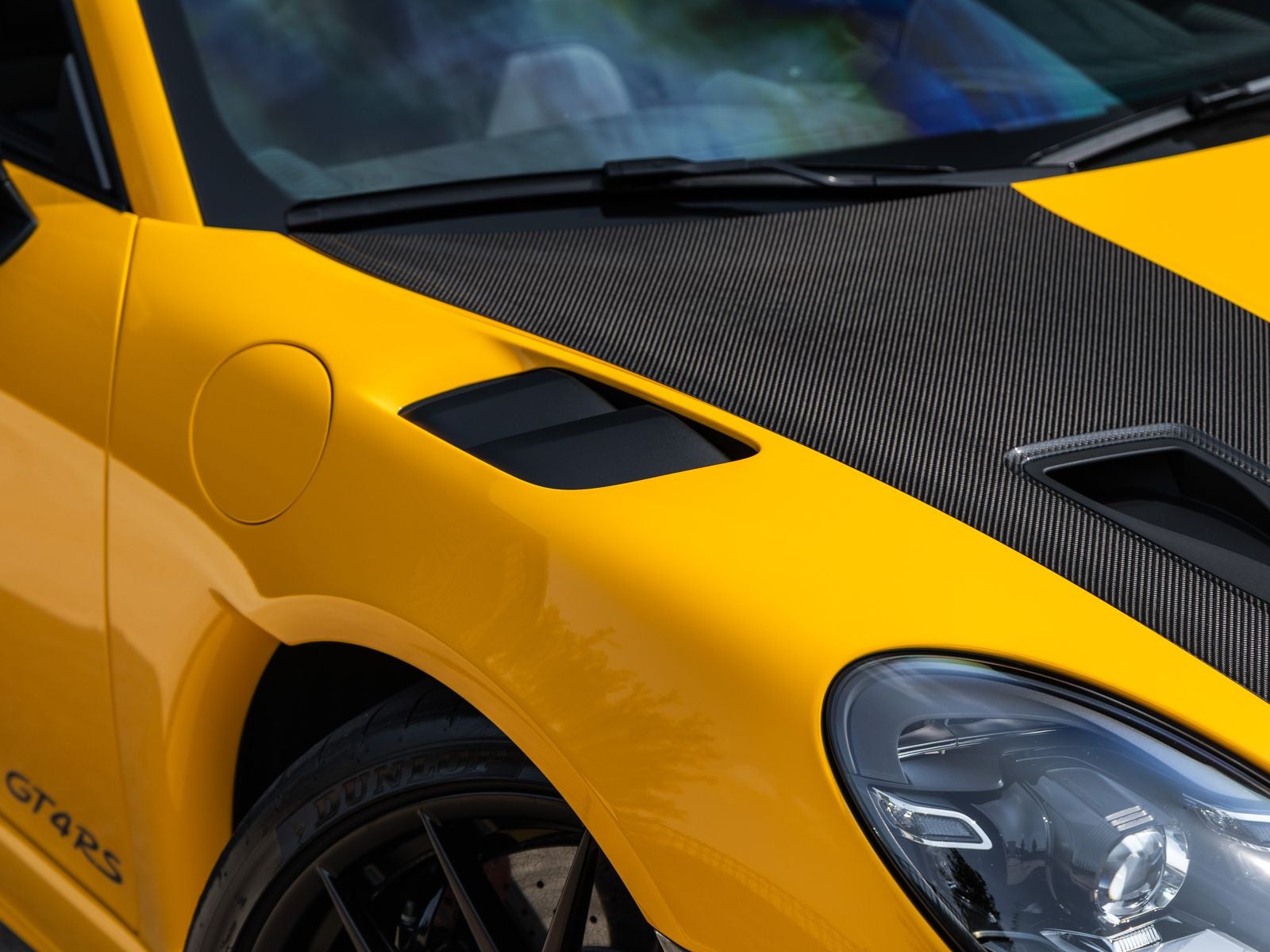 2025 Porsche 718 Cayman GT4 RS