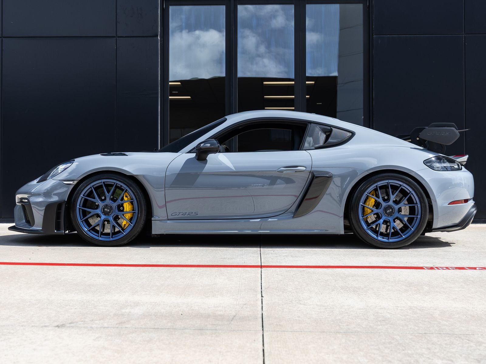 2023 Porsche 718 Cayman GT4 RS