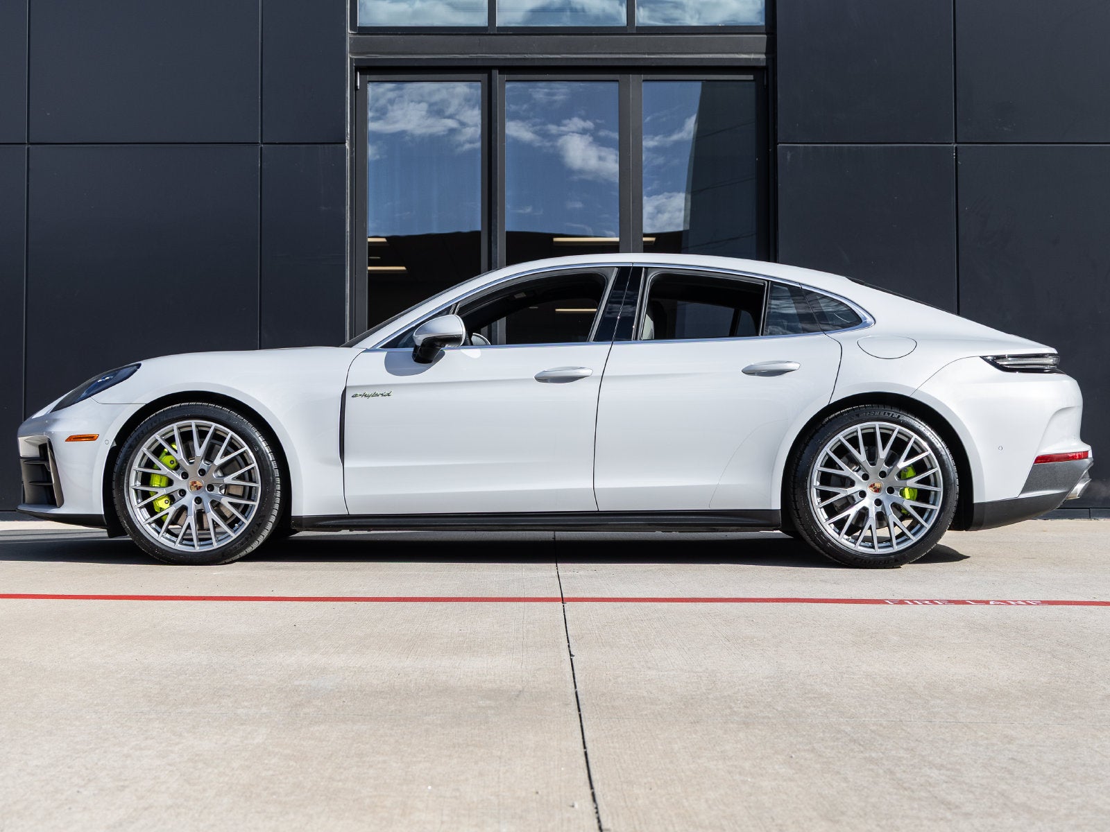2025 Porsche Panamera Panamera 4 E-Hybrid