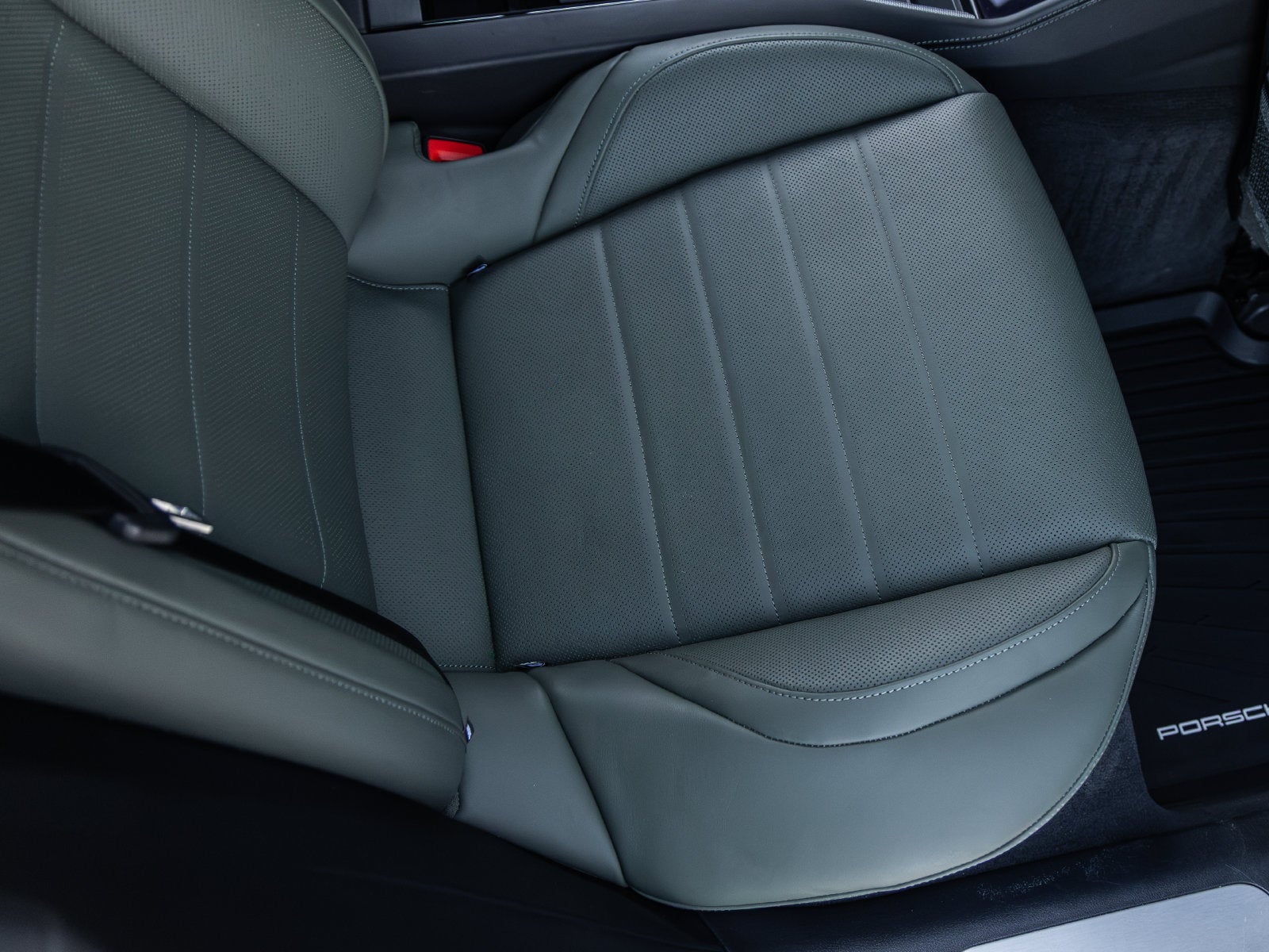 2025 Porsche Panamera Panamera 4 E-Hybrid