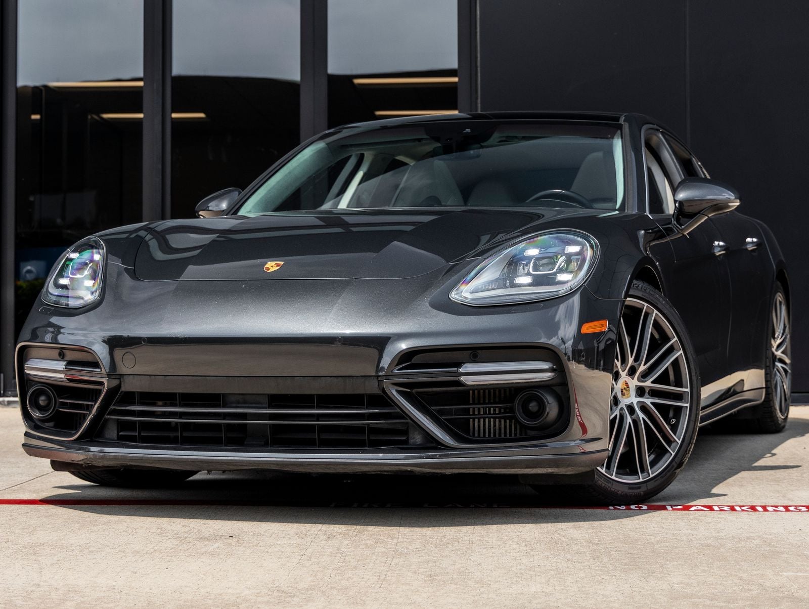 2017 Porsche Panamera Turbo's photo