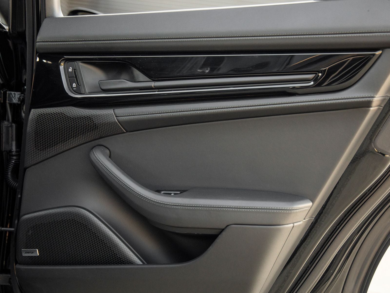 2025 Porsche Panamera E-Hybrid Panamera Turbo E-Hybrid