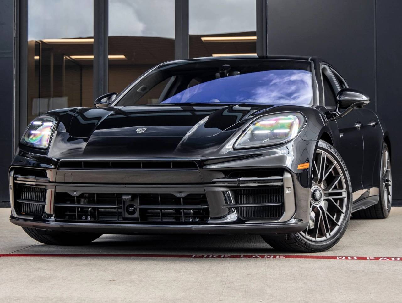 2026 Porsche Panamera Turbo E-Hybrid's photo