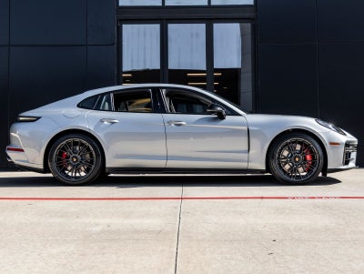2026 Porsche Panamera GTS