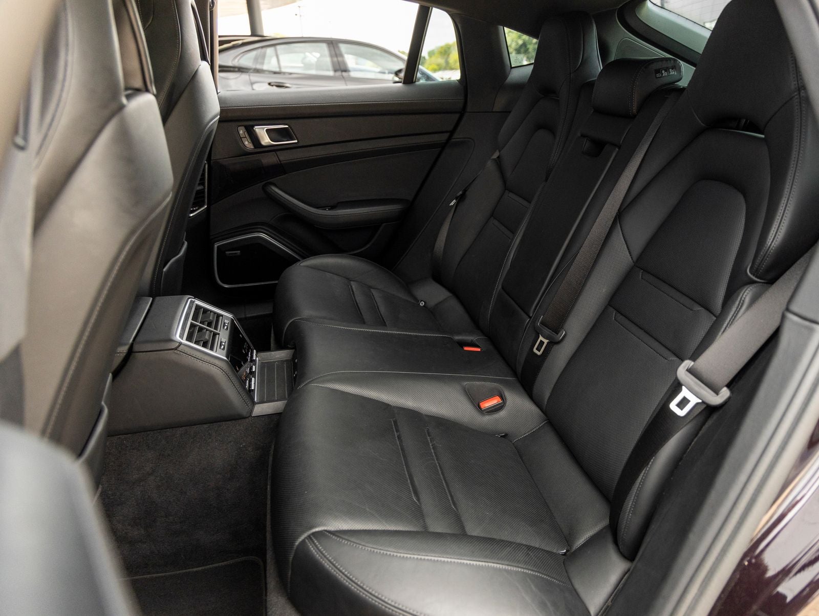 2022 Porsche Panamera Platinum Edition