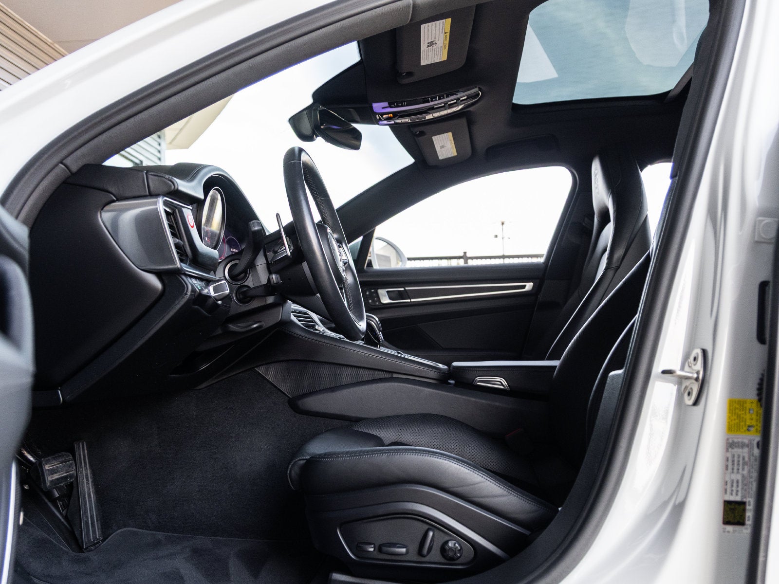 2023 Porsche Panamera Panamera 4 Platinum Edition