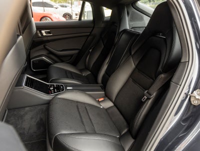 2023 Porsche Panamera Panamera 4 Platinum Edition (MY23)