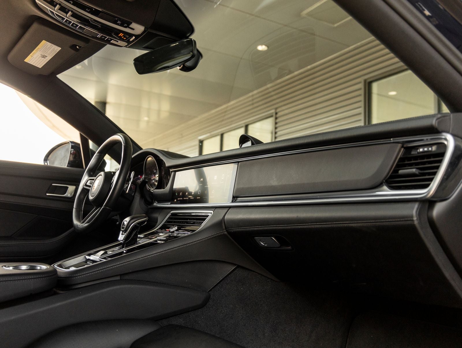2023 Porsche Panamera Panamera 4 Platinum Edition (MY23)