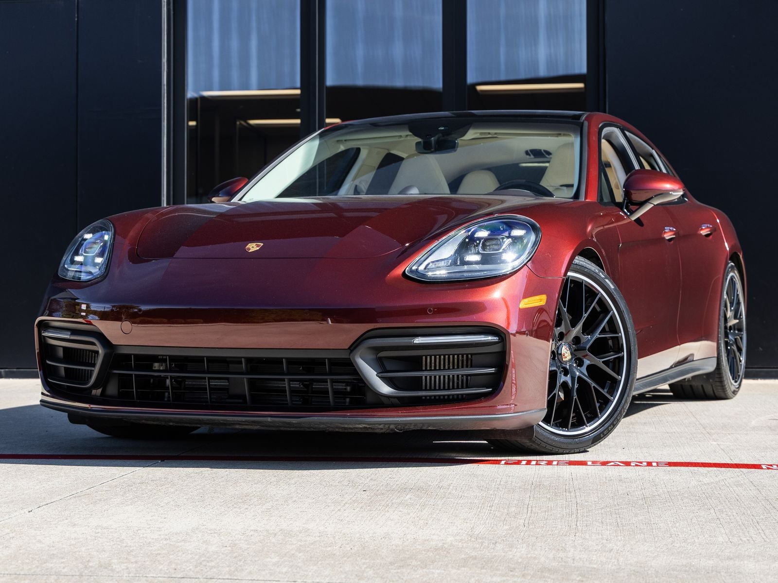 2022 Porsche Panamera 4's photo