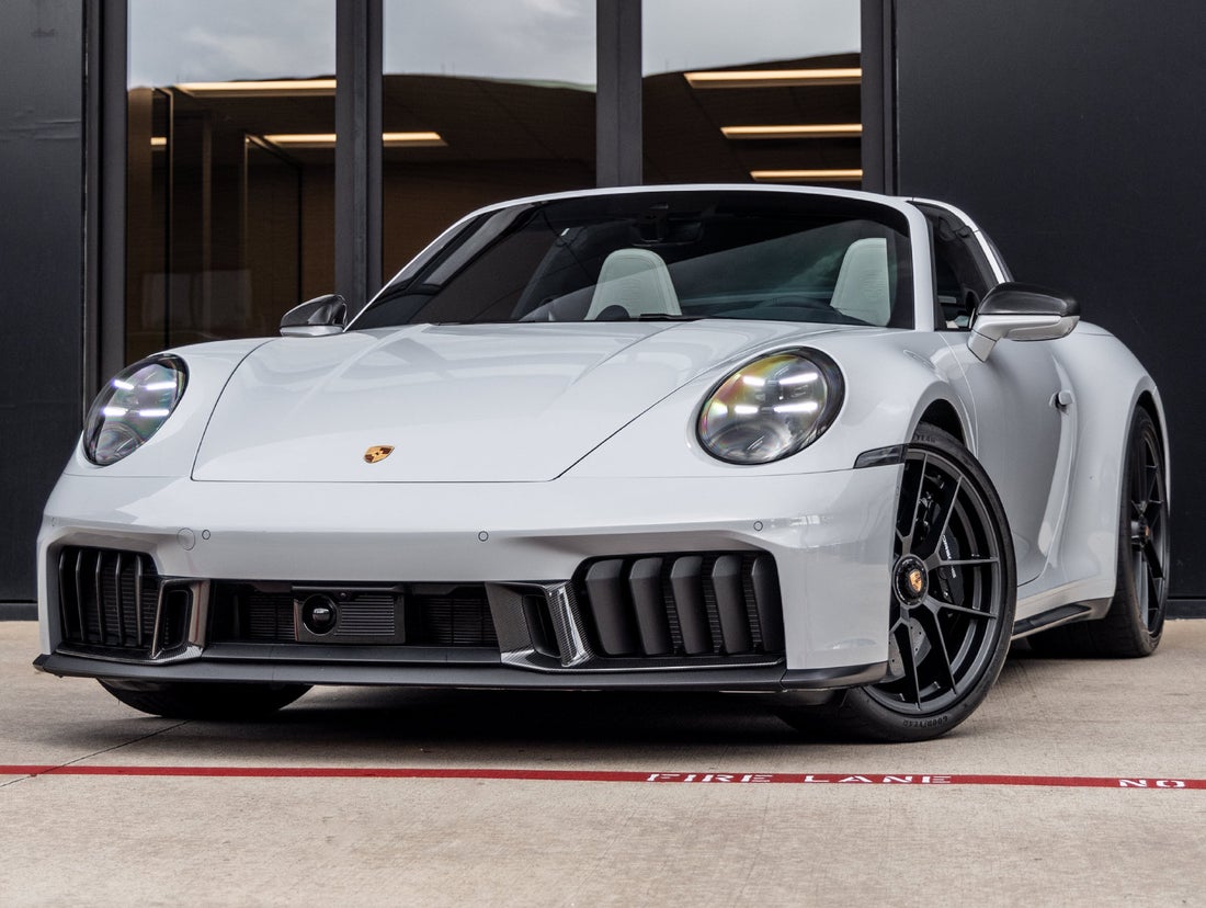 2026 Porsche 911 Targa 4 GTS — photo 1 of 43