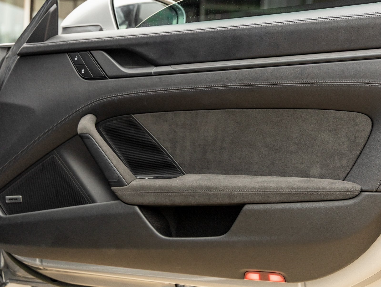 2022 Porsche 911 911 Carrera GTS Cabriolet (MY22)