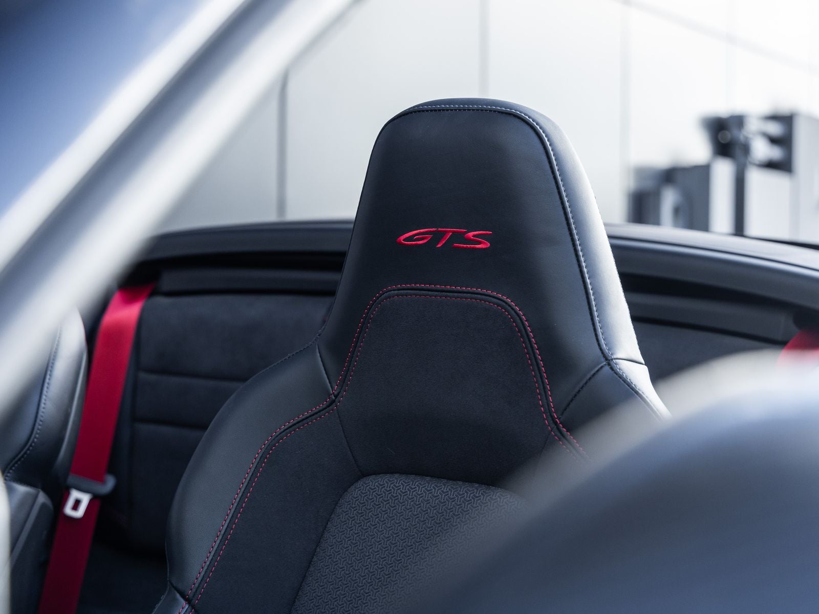 2026 Porsche 911 Carrera 4 GTS Cabriolet