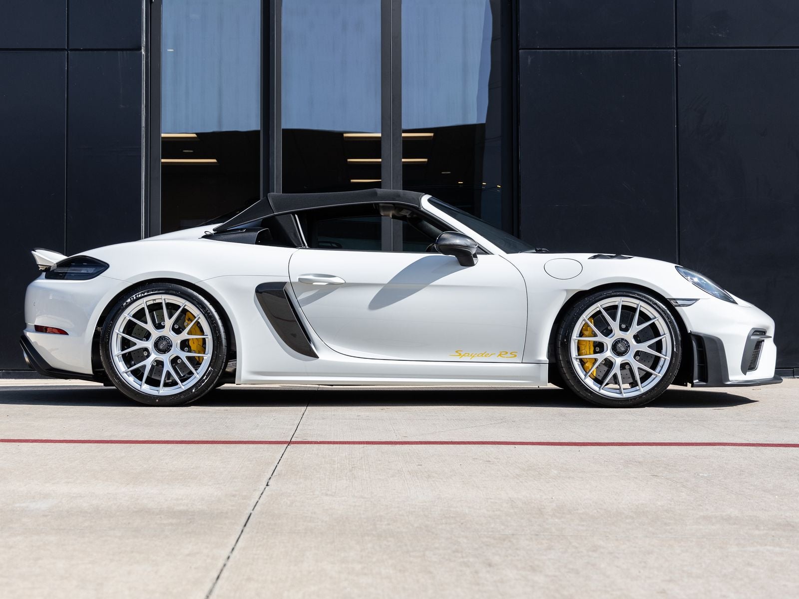 2025 Porsche 718 Spyder RS