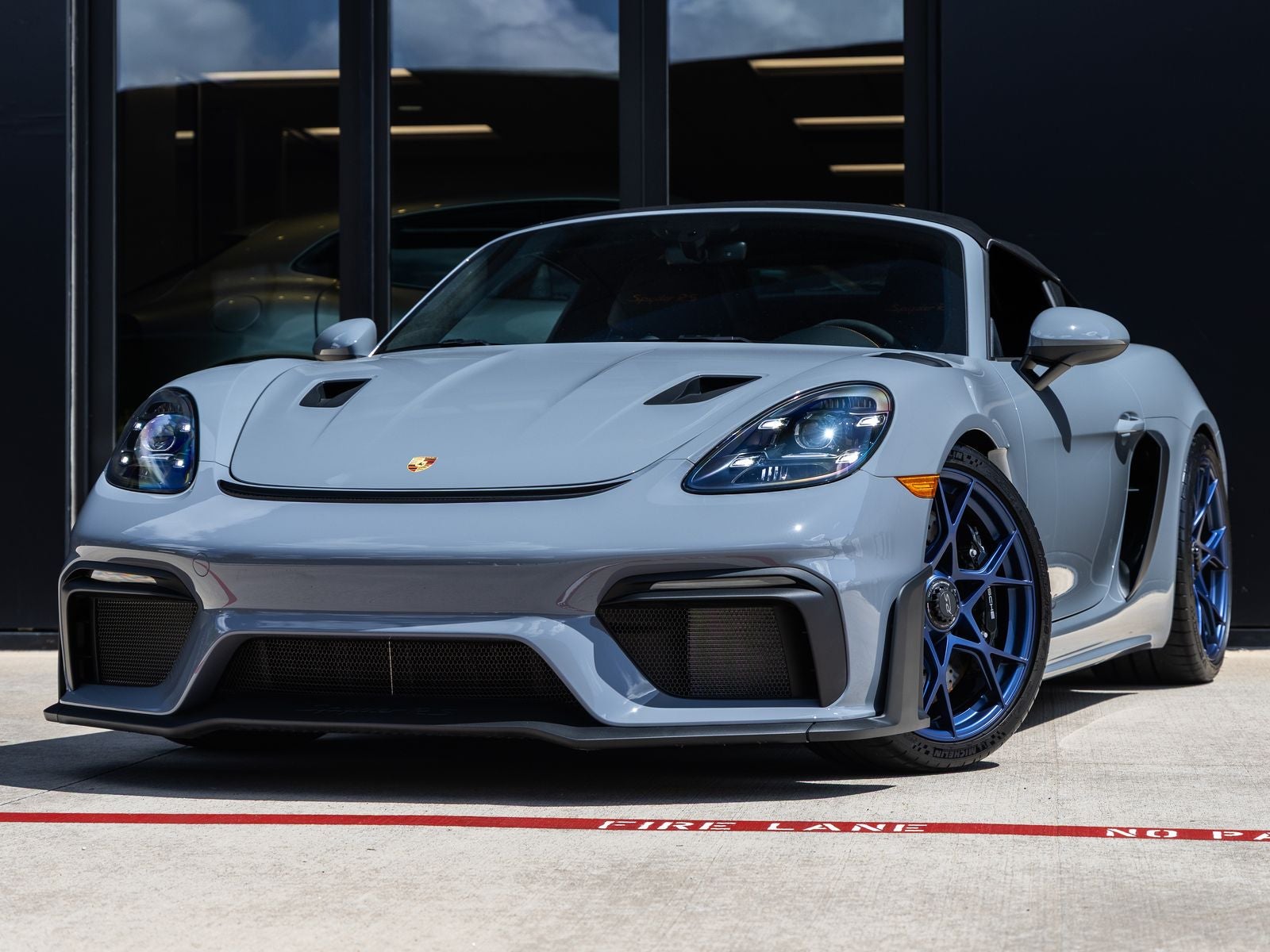 2025 Porsche 718 Spyder RS's photo
