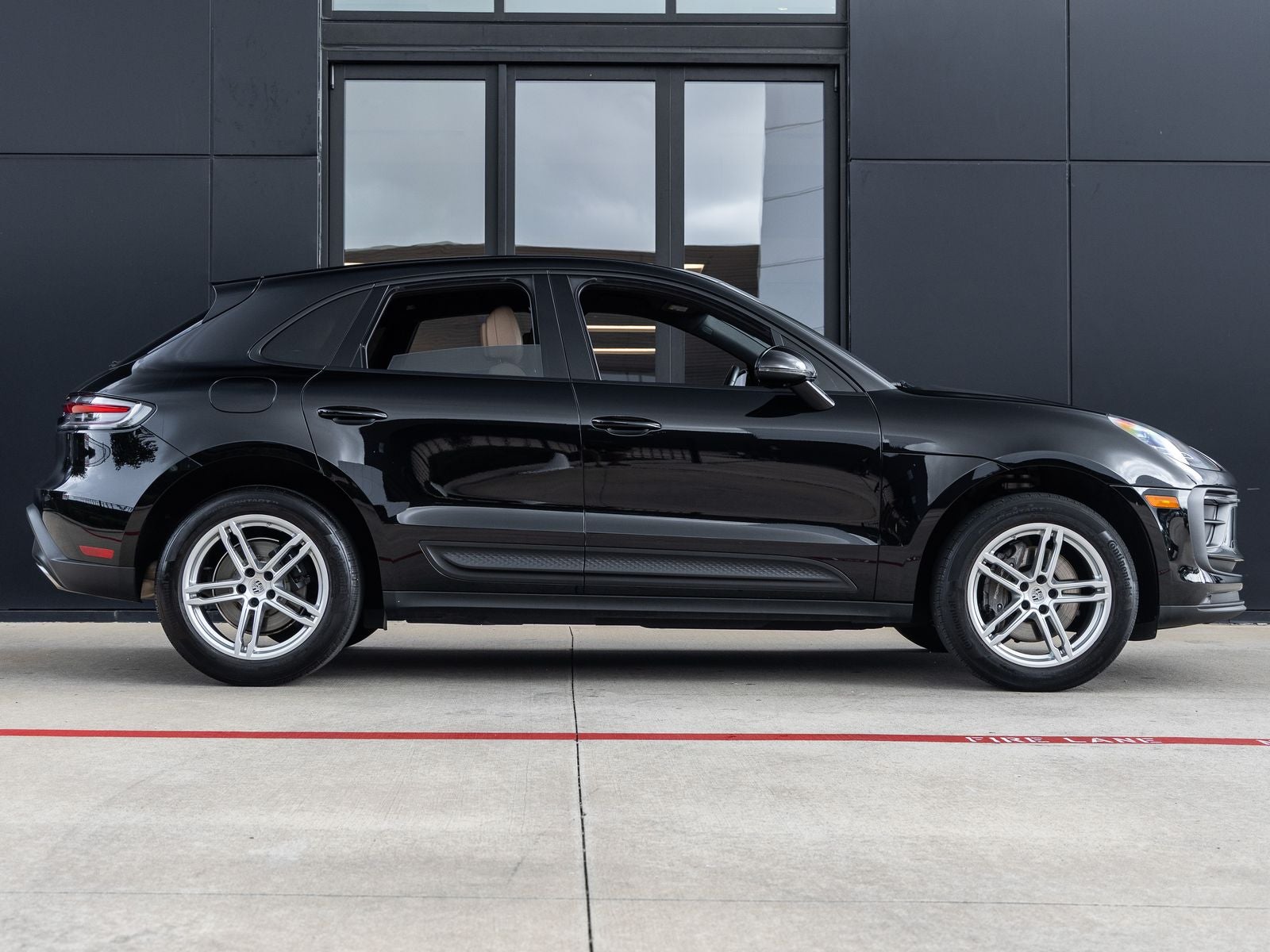 2024 Porsche Macan Macan (MY24)