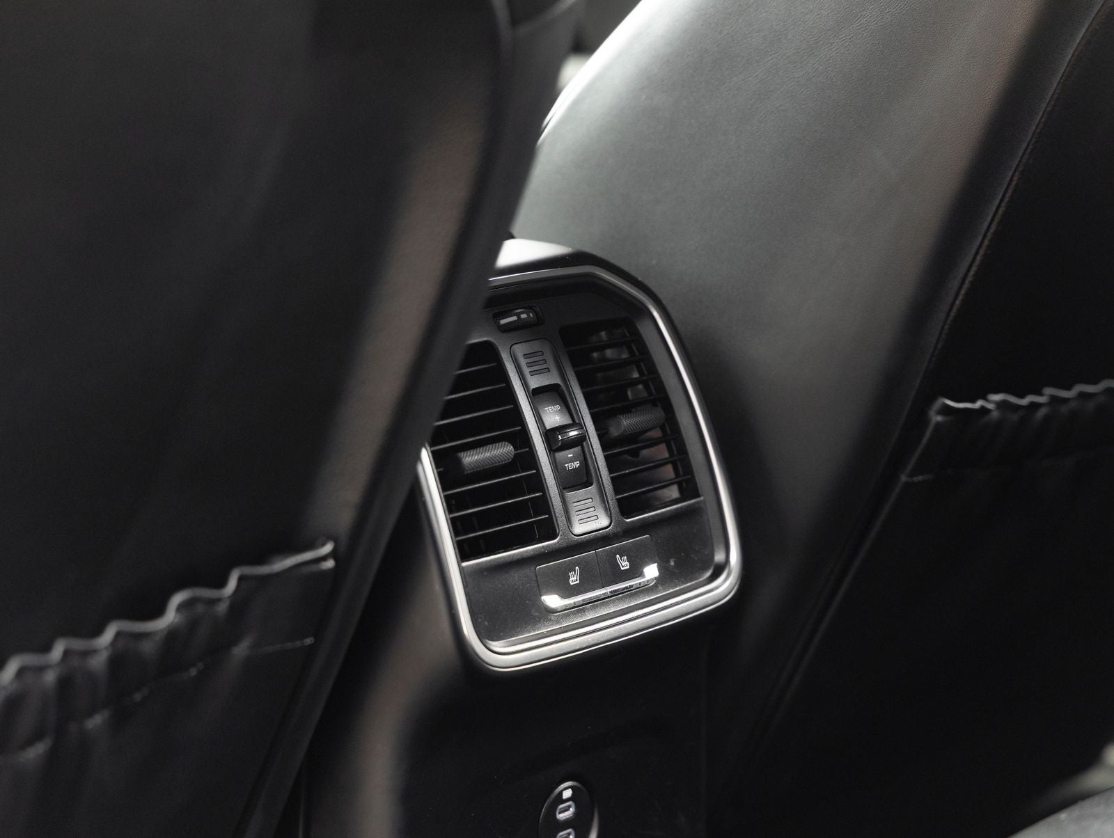 2024 Porsche Macan AWD