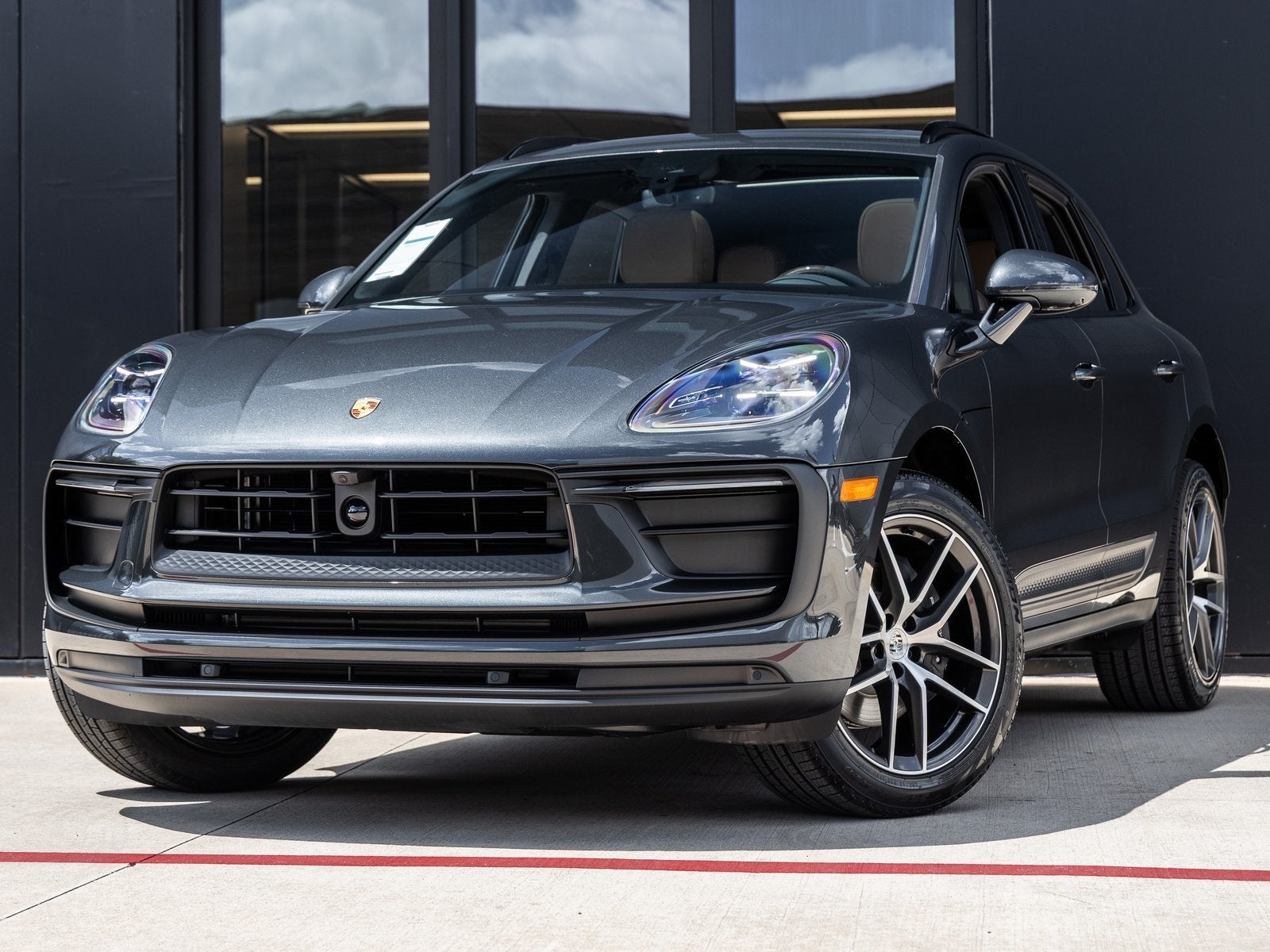 2025 Porsche Macan Base