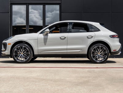 2026 Porsche Macan AWD