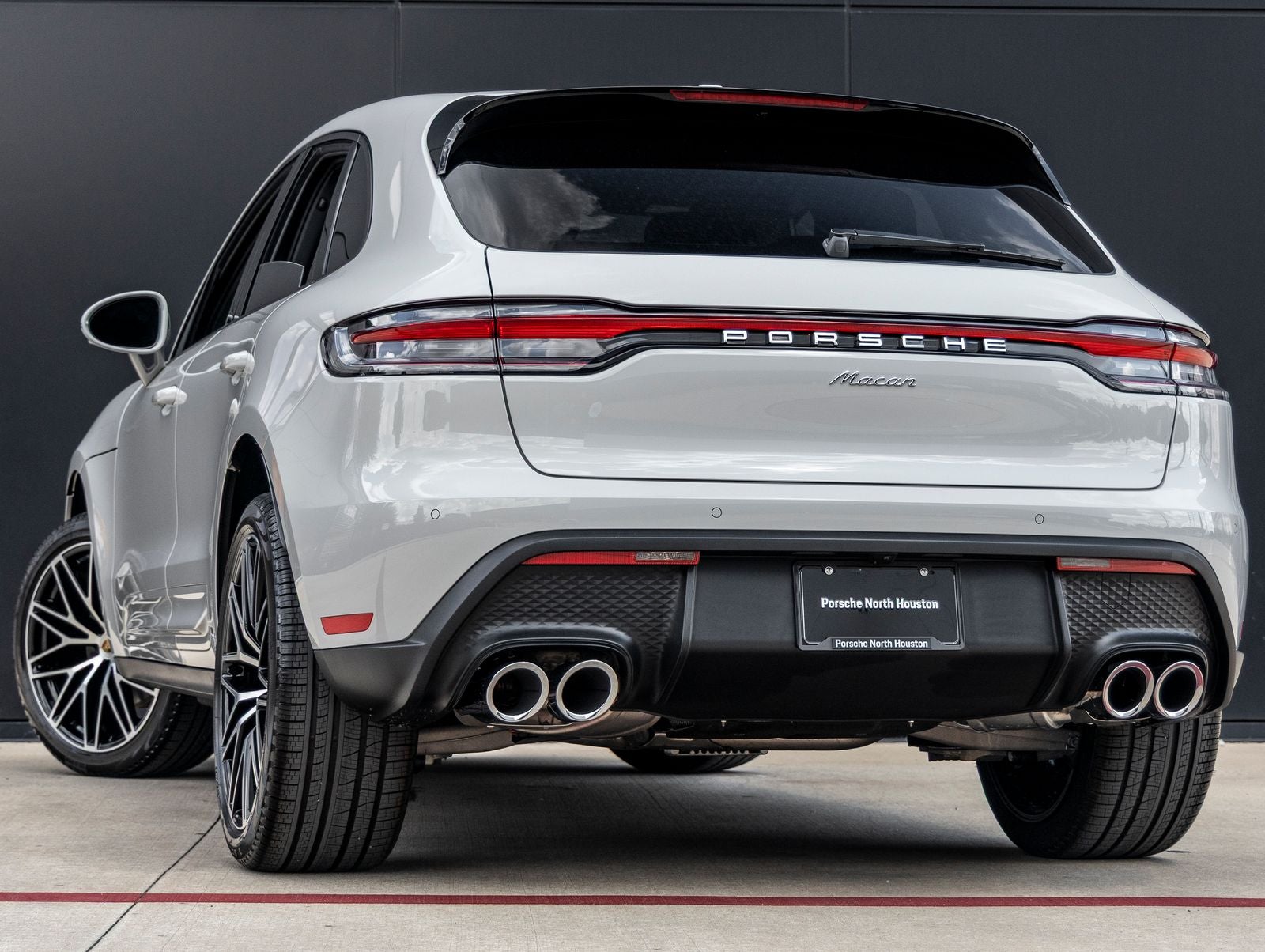2026 Porsche Macan AWD